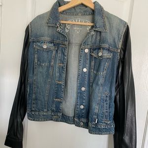 Jean jacket with leather sleeves